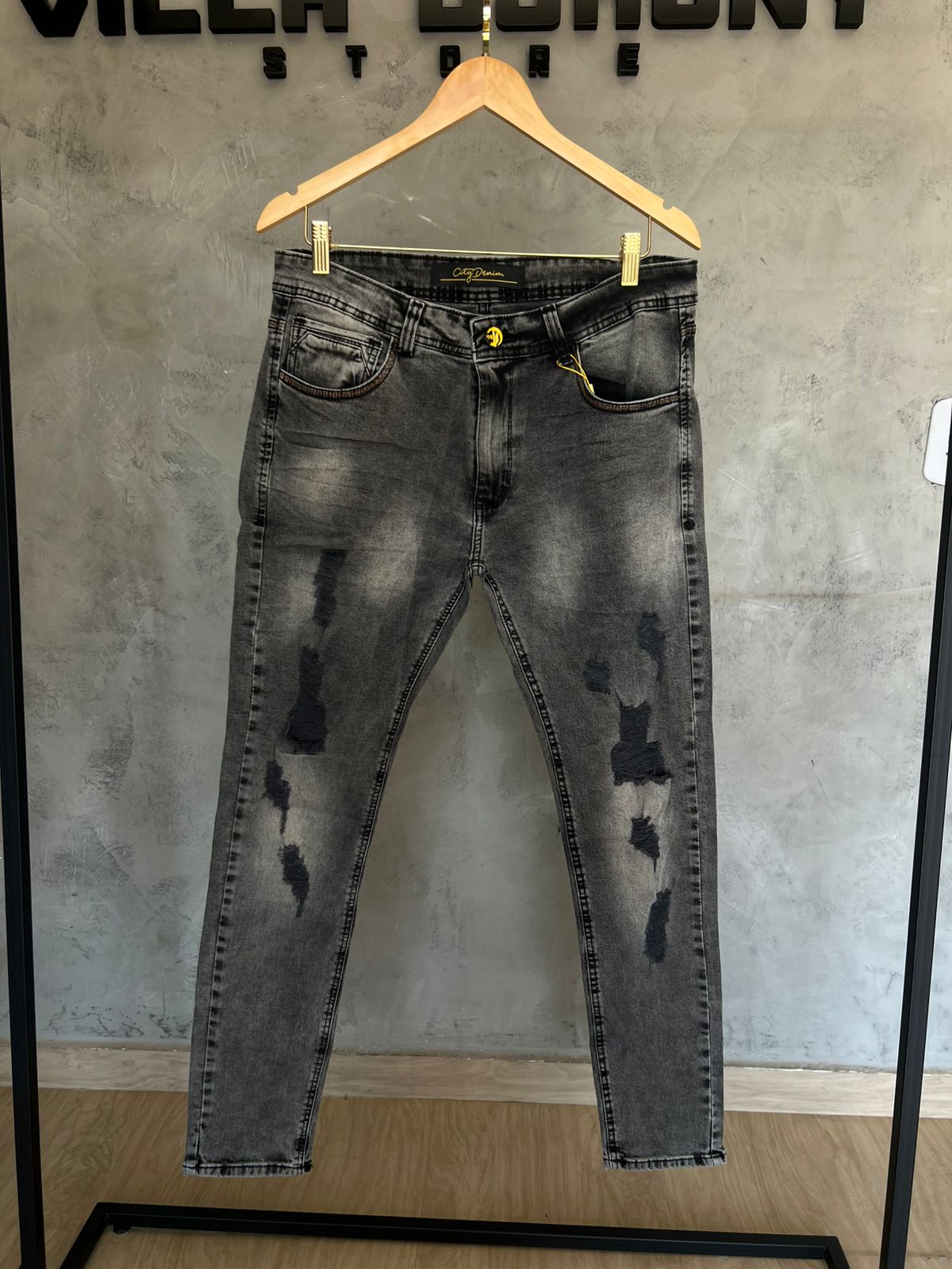 Calça Jeans Cinza Diferenciada!