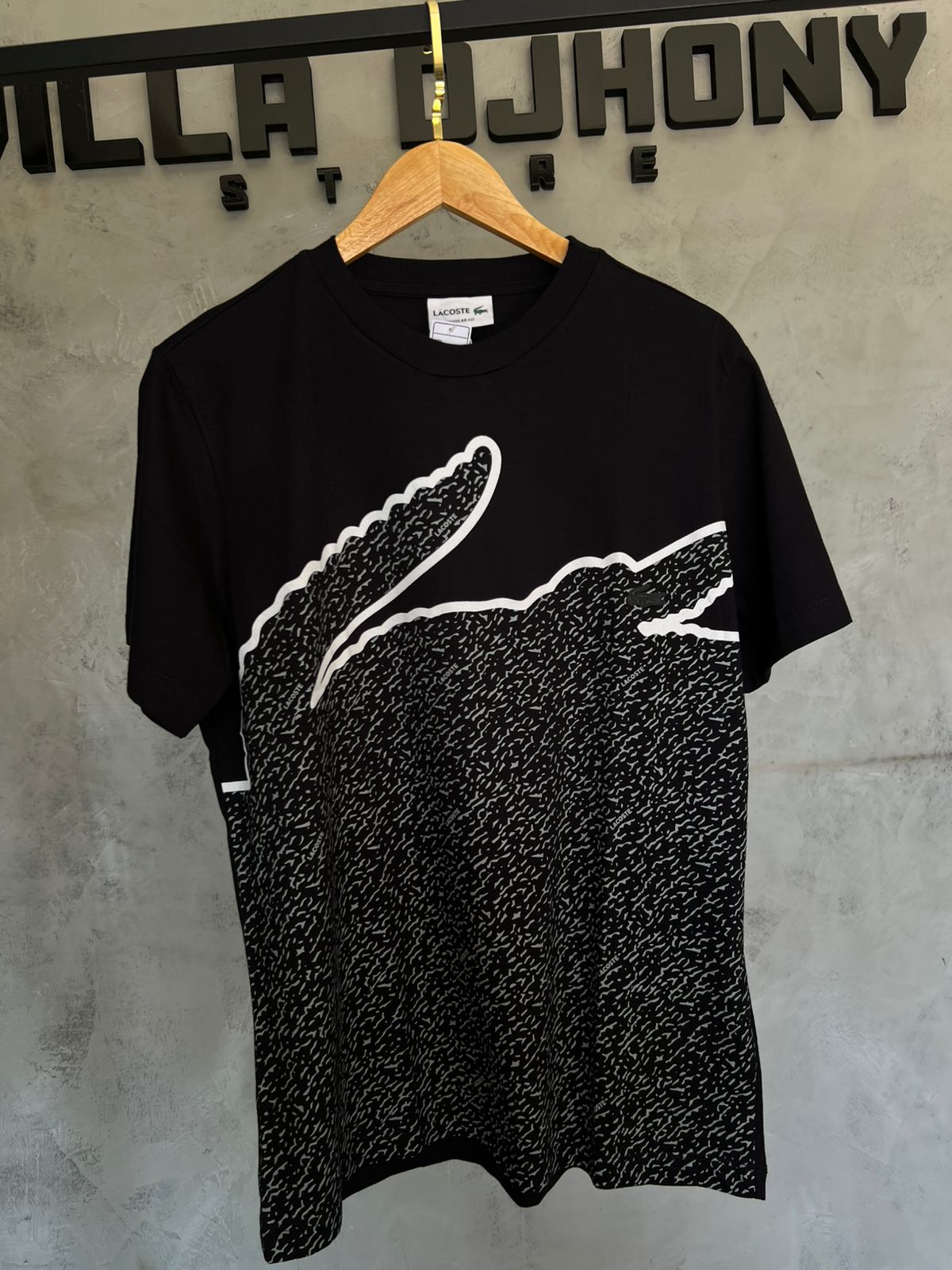 Camiseta Lacoste Detalhada