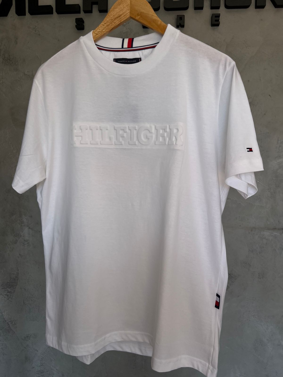 Camiseta Tommy Hilfiger Branca