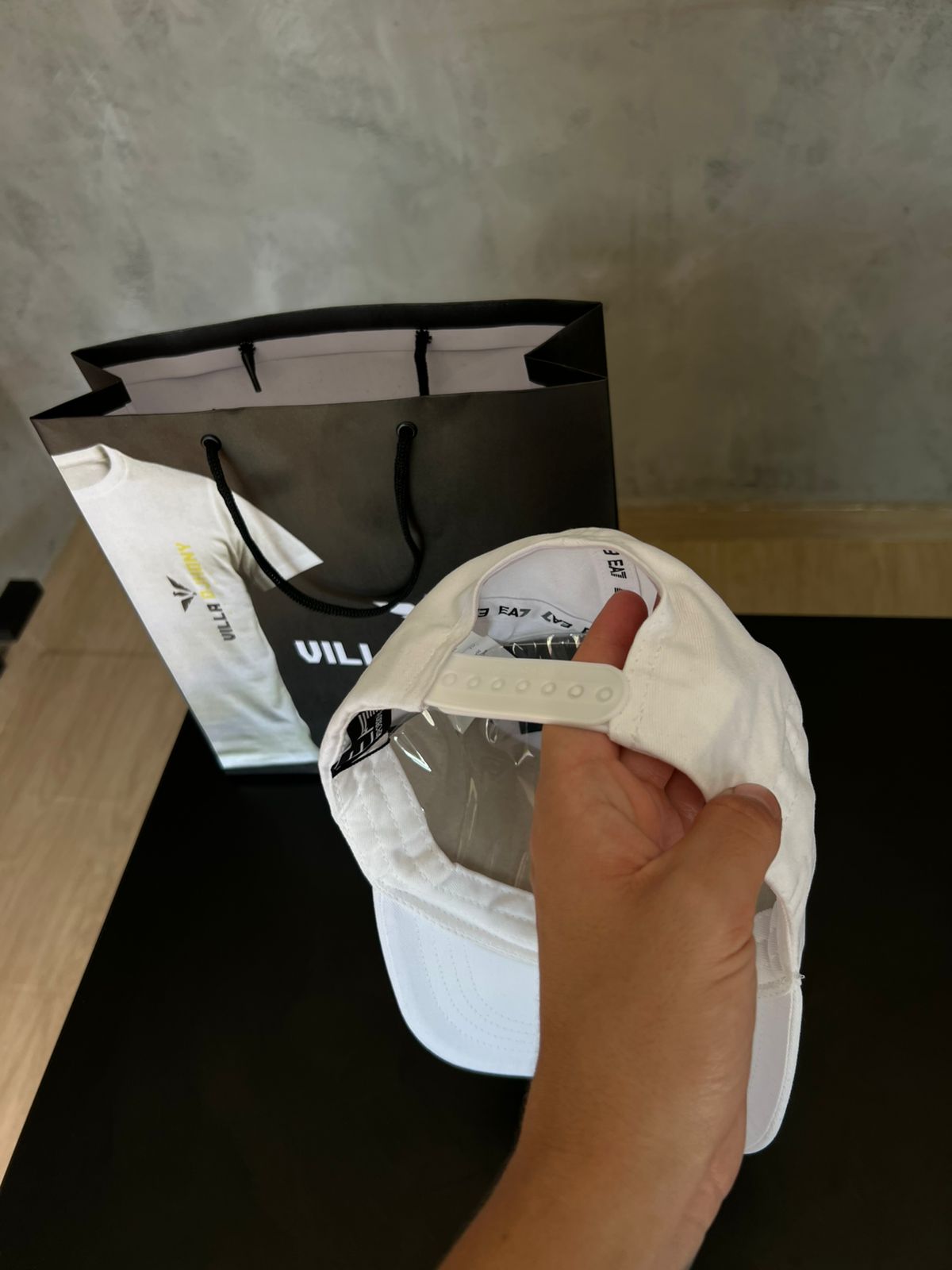 Boné EA7 Branco Premium