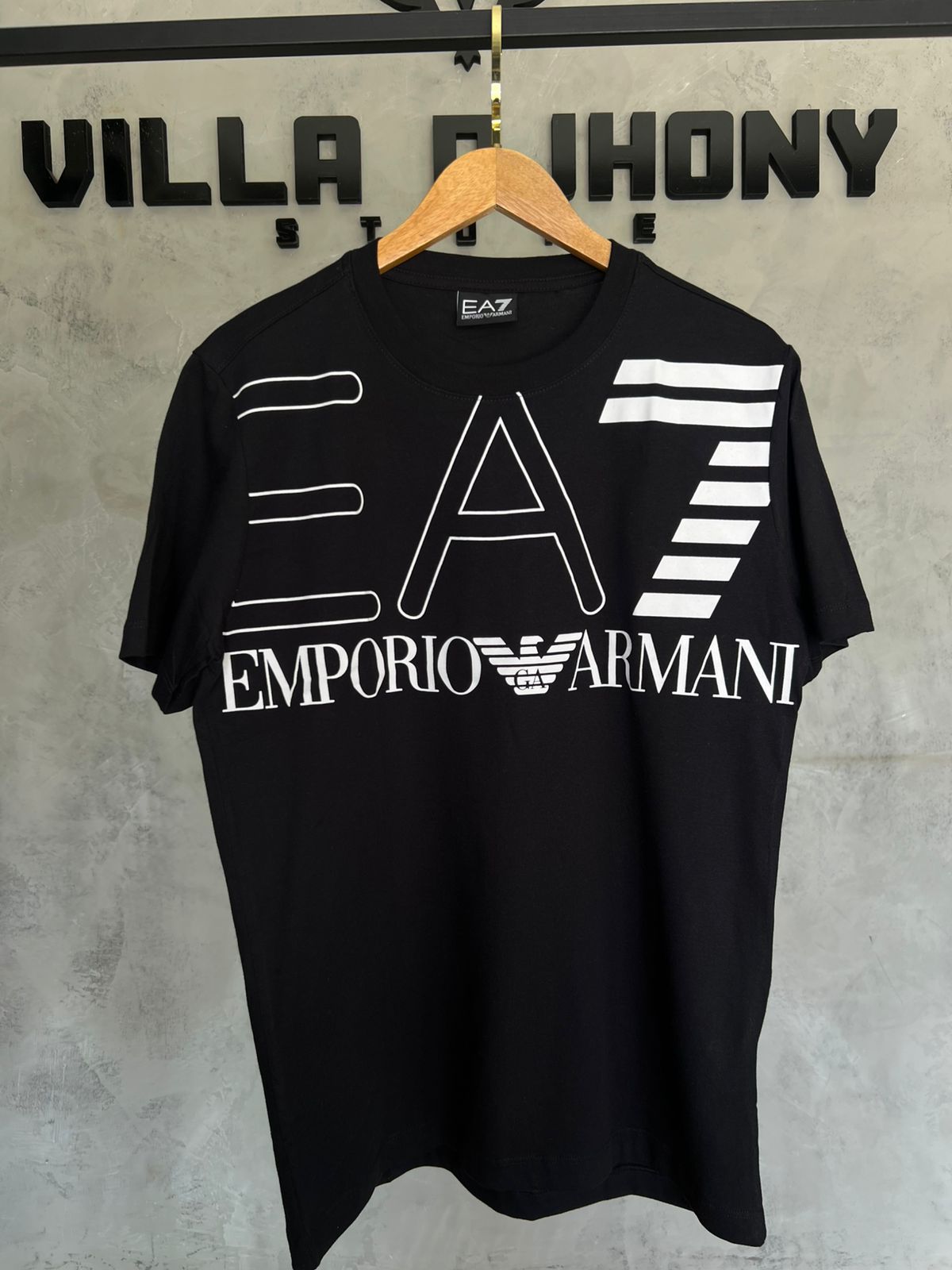 Camiseta Empório Armani Preta Estampada