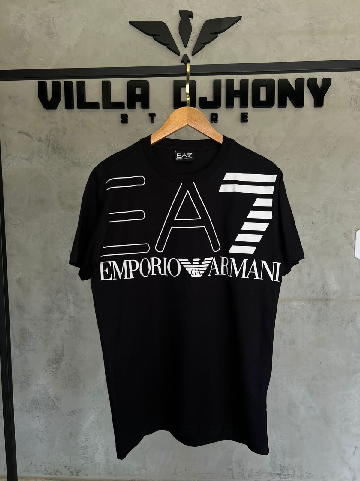 Camiseta Empório Armani Preta Estampada