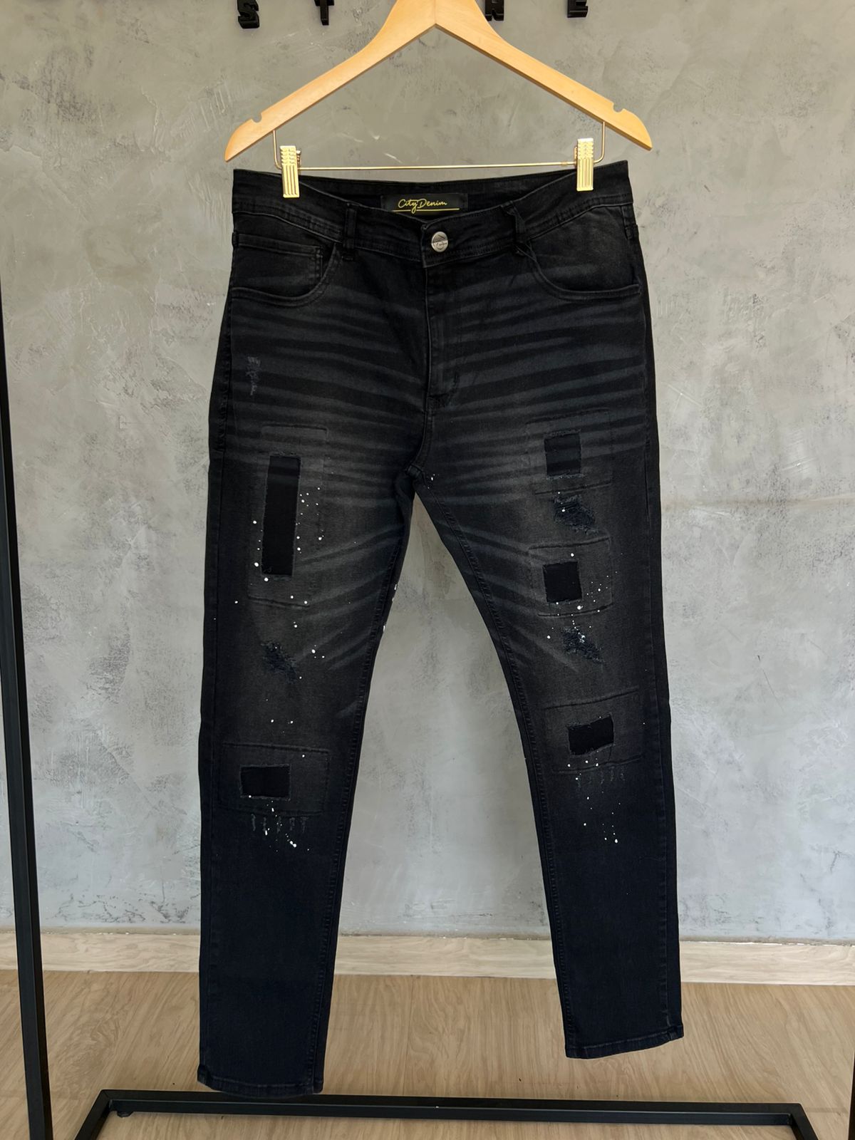 Calça Jeans Quadrado Diferenciada