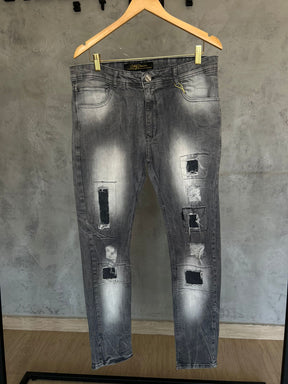 Calça Jeans Quadrado Cinza