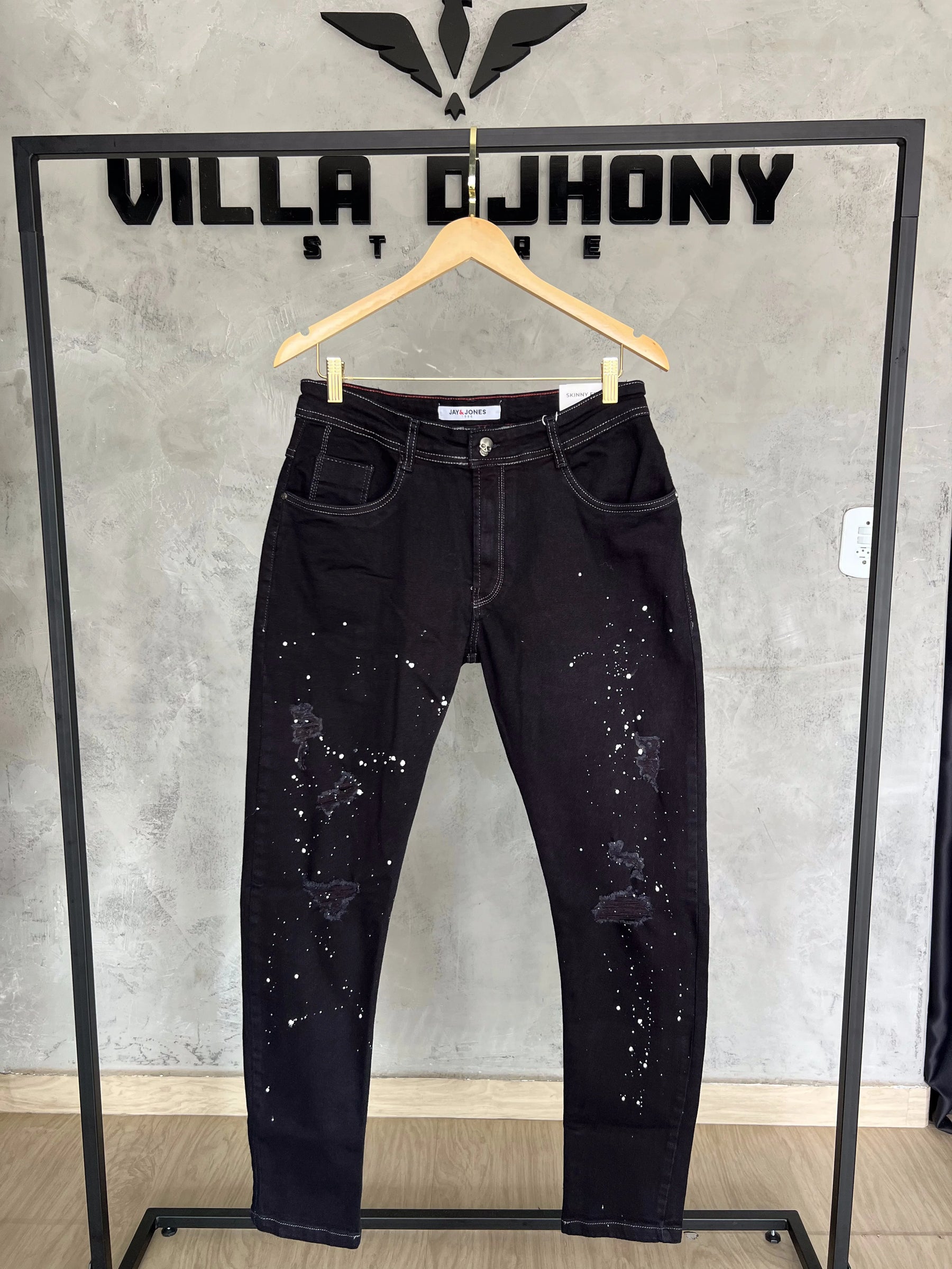 Calça Jeans Preta Detalhada