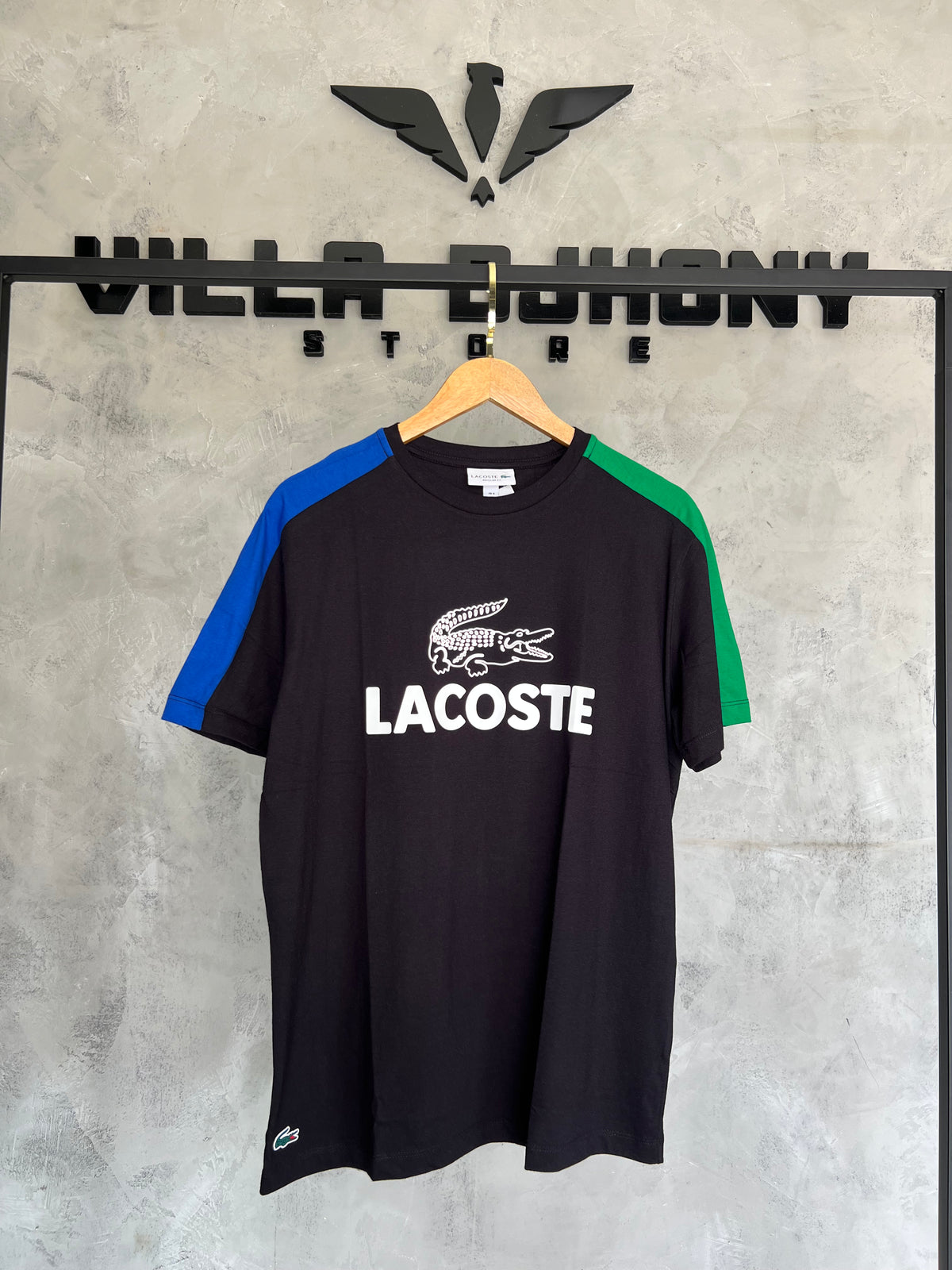 Camiseta Lacoste Preta Detalhada