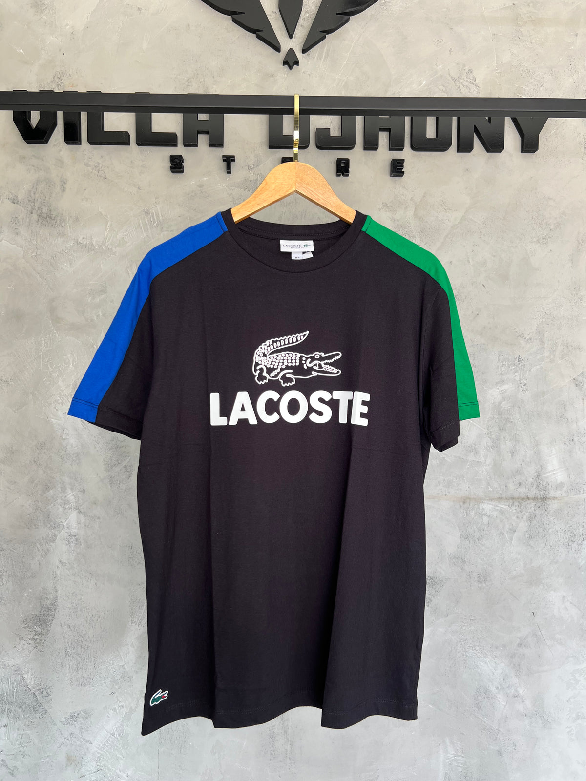 Camiseta Lacoste Preta Detalhada