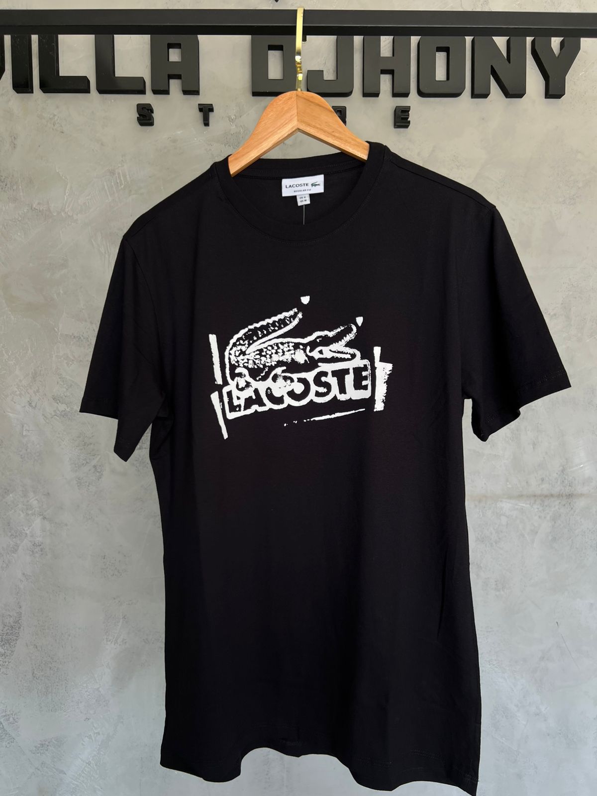 Camiseta Lacoste Preta Detalhada