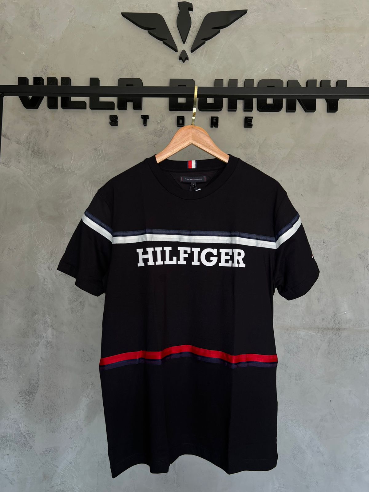 Camiseta Tommy Hilfiger Preta